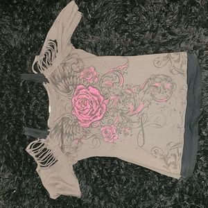 Distressed rose tee